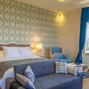 Queen Suite